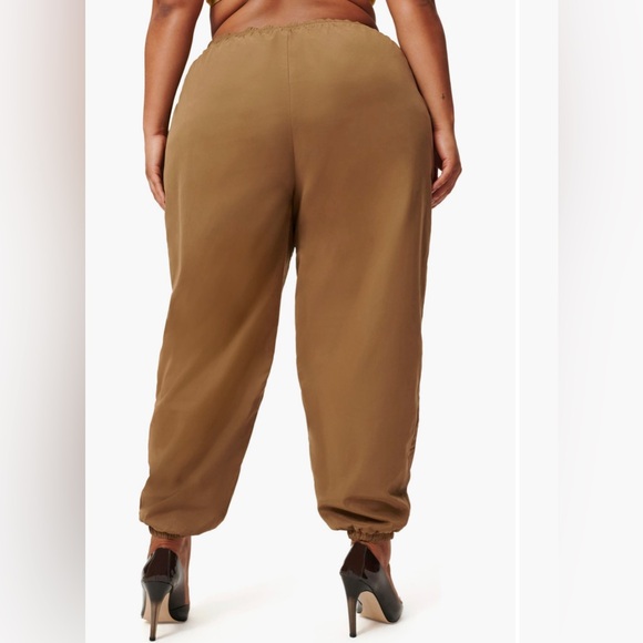 Good American Essential Track Jogger - Picture 2 of 3